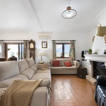 T5 Com Piscina * Portimao