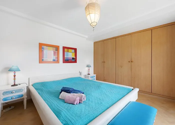 T5 Com Piscina * Portimão