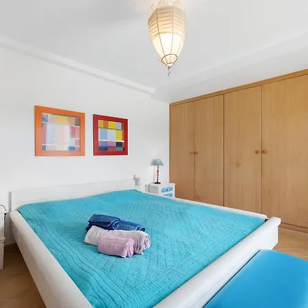 T5 Com Piscina 度假居 波尔蒂芒